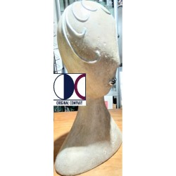 Scultura in polvere di pietra e alluminio